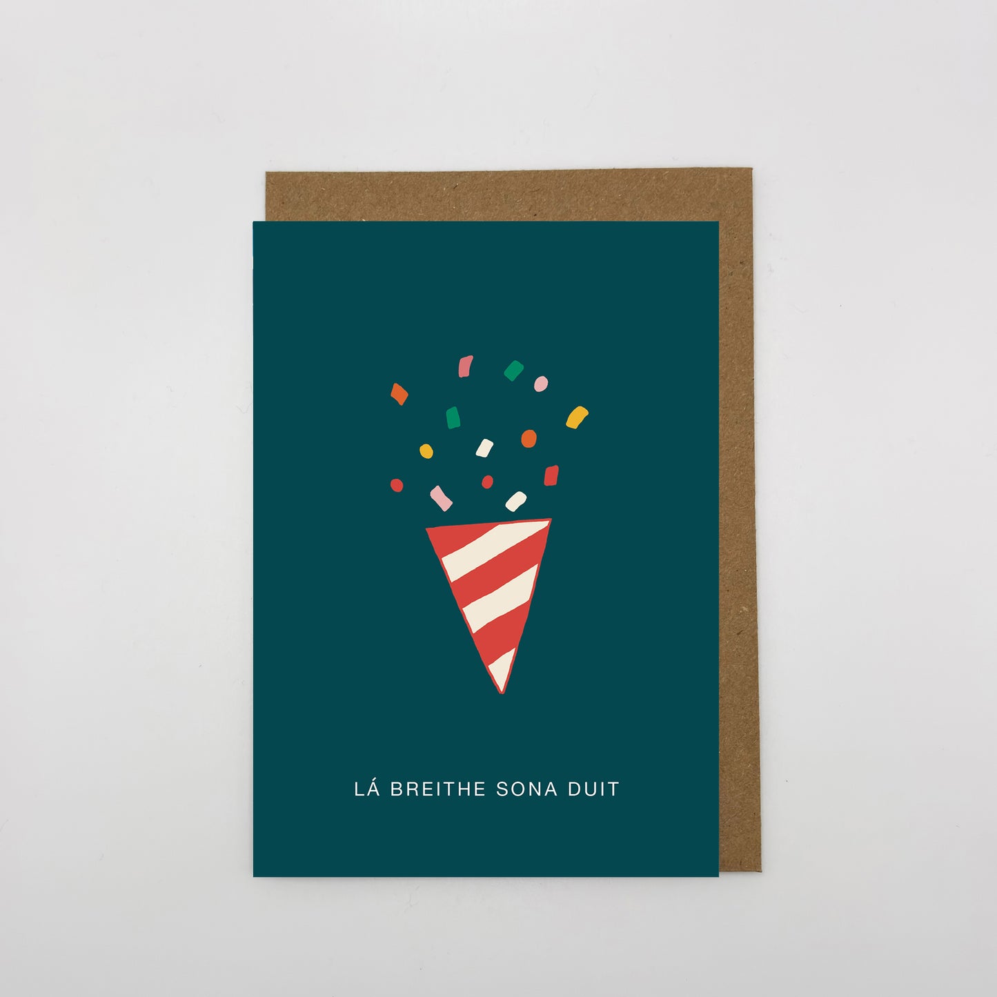 GC218 Lá Breithe Sona duit confetti popper birthday card